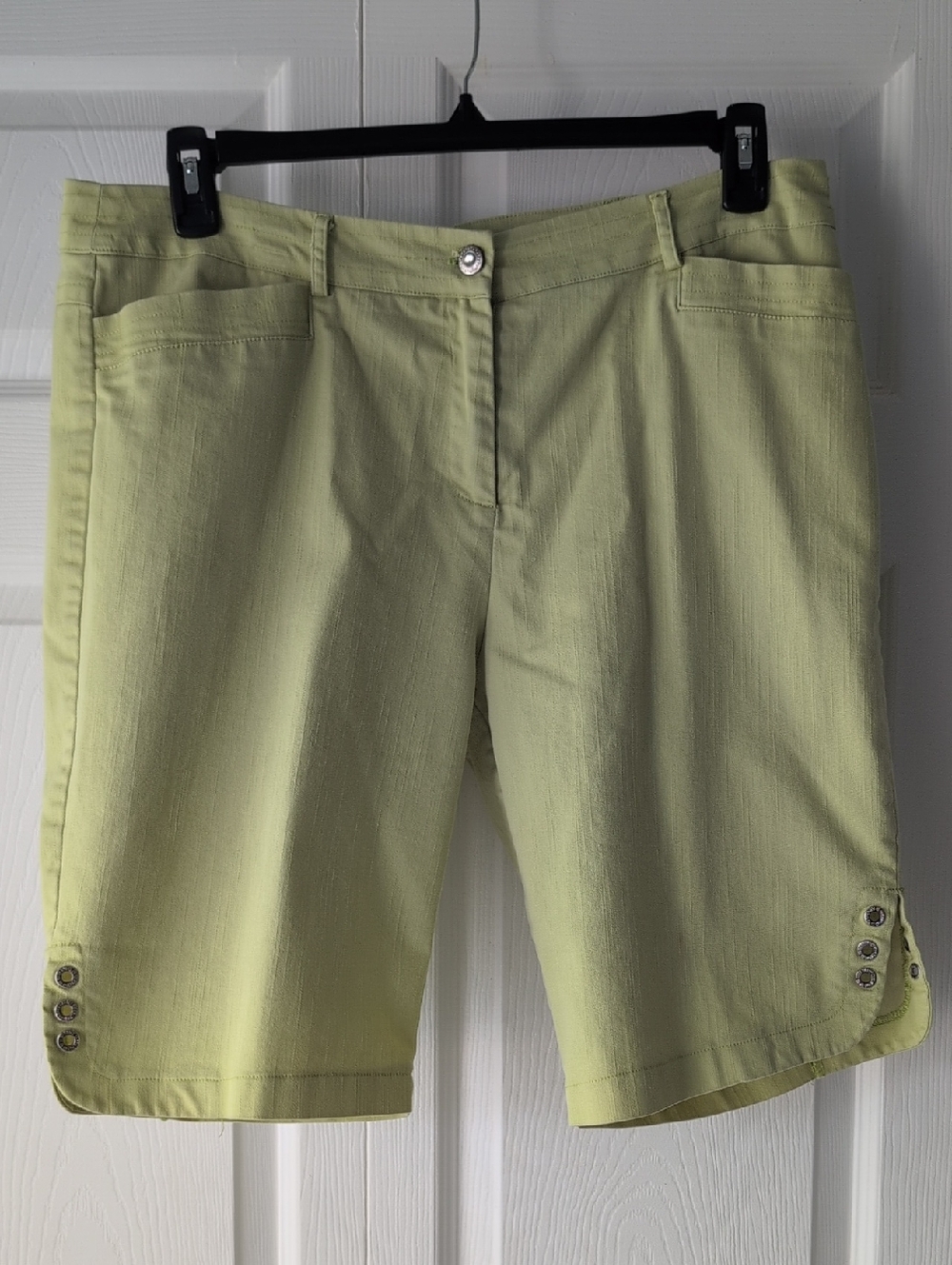 Lulu-B Light Green Mid-Rise Bermuda Shorts & White Capri Shorts